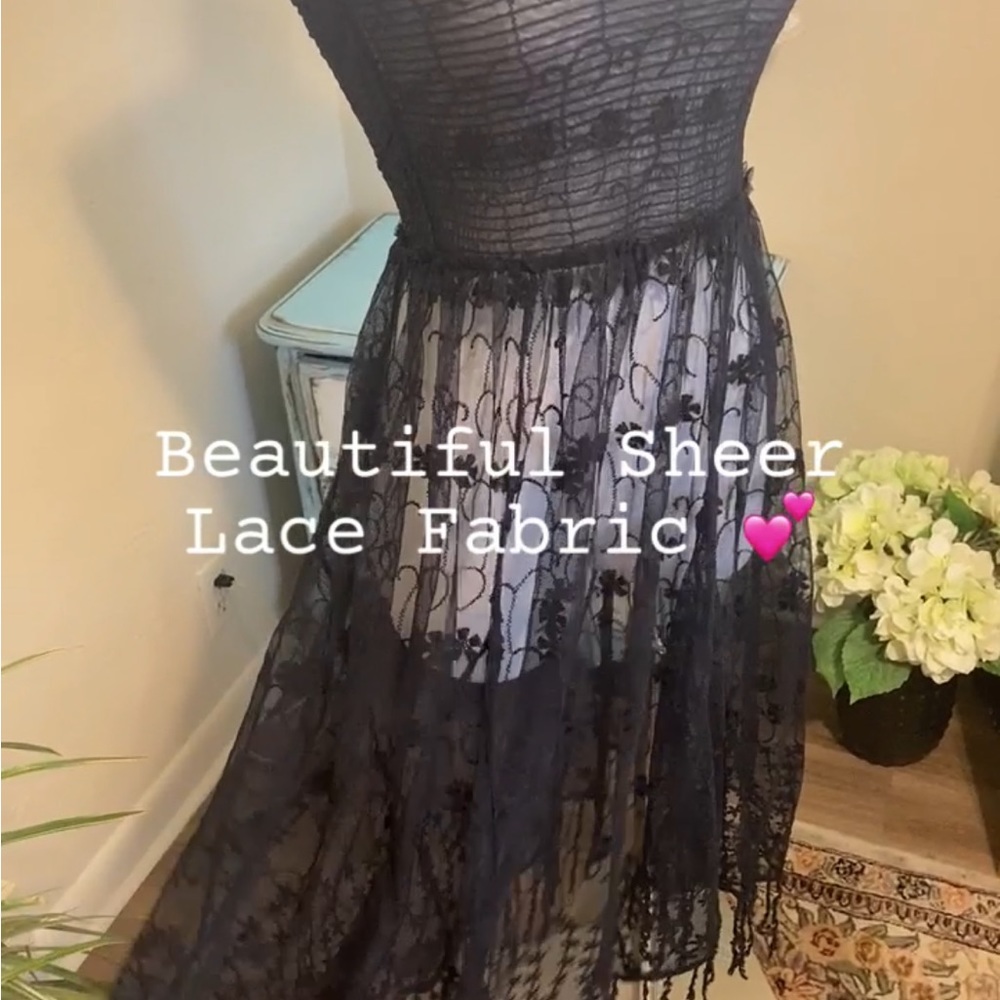 NWT Intimately Free People Strapless Tube Top Sheer Lace Midi Dress, Black
XS - Picture 4 of 9